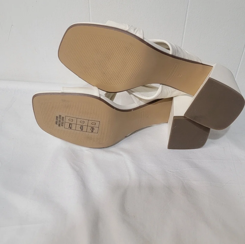 Everlane The Day Twist Heel in Cream Size Leather Flared Block Heel